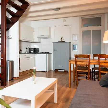 - Cafe De Harmonie 3*