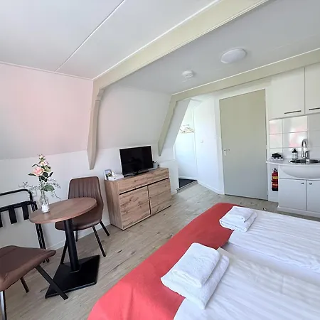 Hotel - Cafe De Harmonie 3*