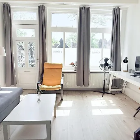 Hotel - Cafe De Harmonie 3*