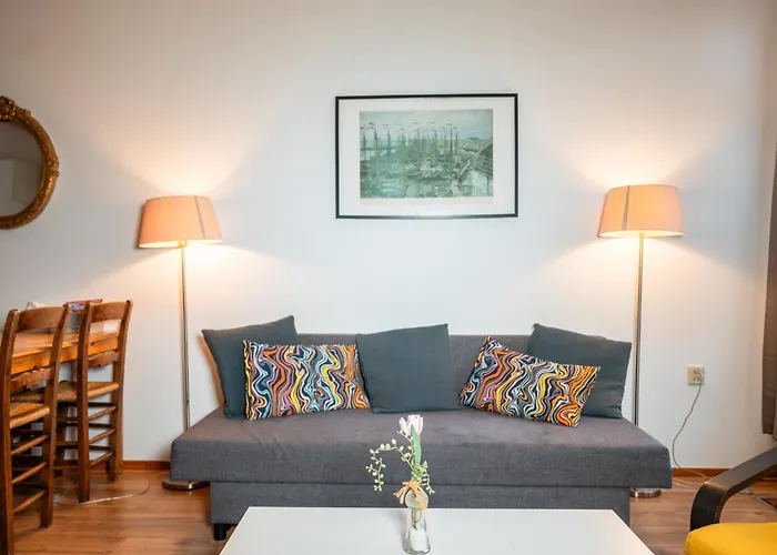 - Cafe De Harmonie Hotel 3*